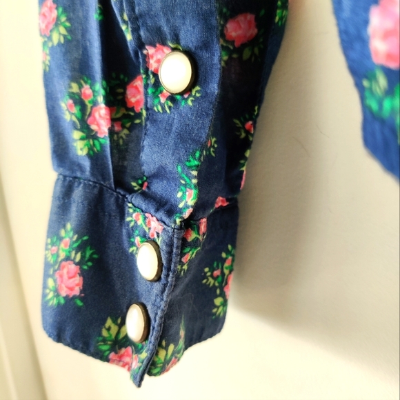 Forever 21 Long-sleeved Floral Button-up Size S Women's - Picture 4 of 4